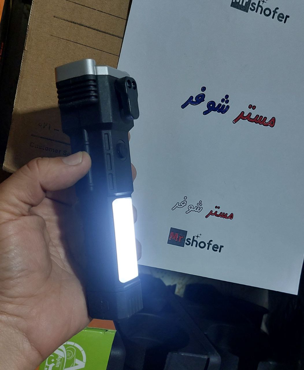 چراغ قوه دستی مدل 8 کاره – ابزار چندمنظوره با ویژگیهای اضطراری 5 چراغ قوه دستی مدل 8 کاره